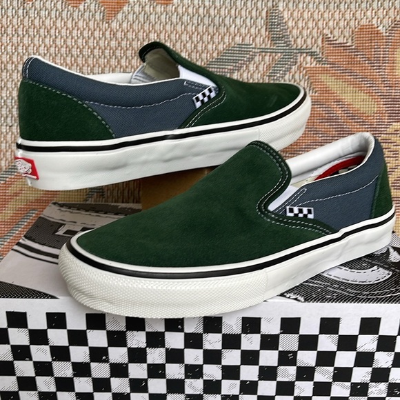 Vans WMNS Skate Slip-On
Mountain View
VN0A5FCABD6
Sneakers - Picture 11 of 16